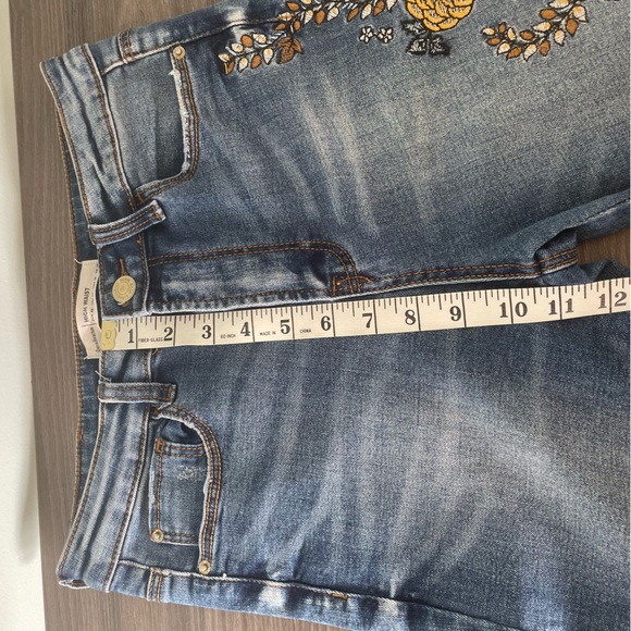 Stradivarius High-waisted Medium Blue Skinny Flower Embroidered Jeans - Picture 12 of 13